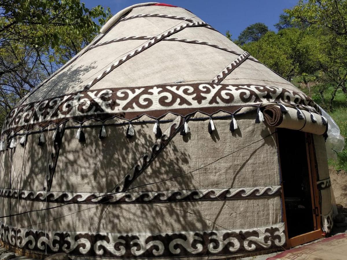 Bed and Breakfast Turan Handmade Yurt With Heated Floors Karakol Exterior foto