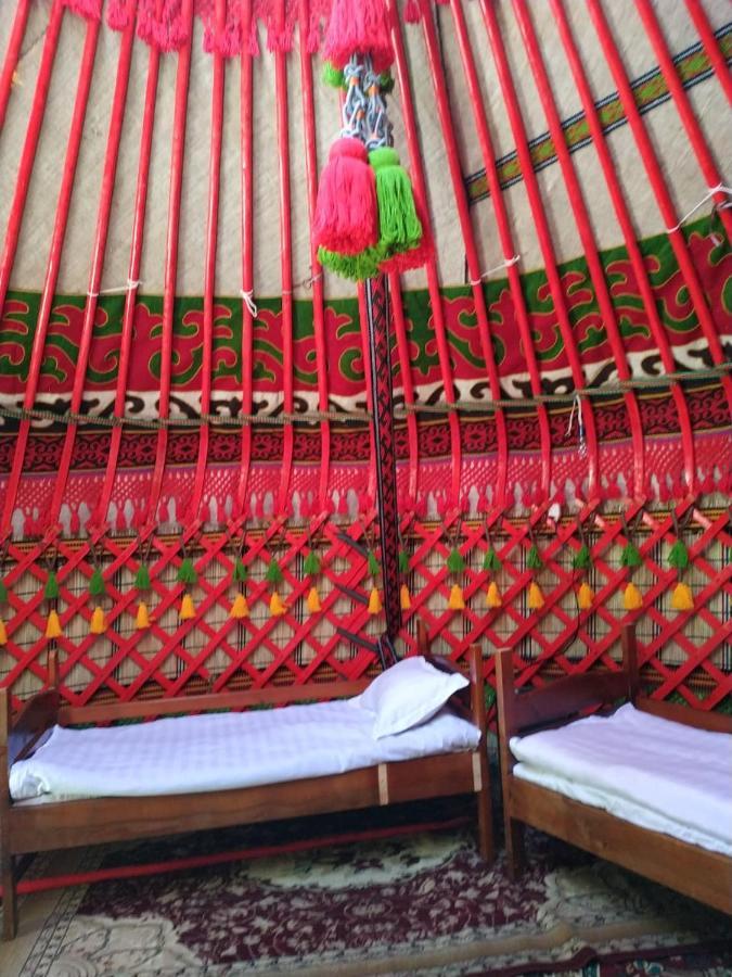 Bed and Breakfast Turan Handmade Yurt With Heated Floors Karakol Exterior foto