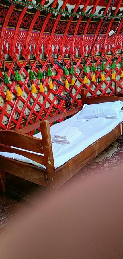 Bed and Breakfast Turan Handmade Yurt With Heated Floors Karakol Exterior foto