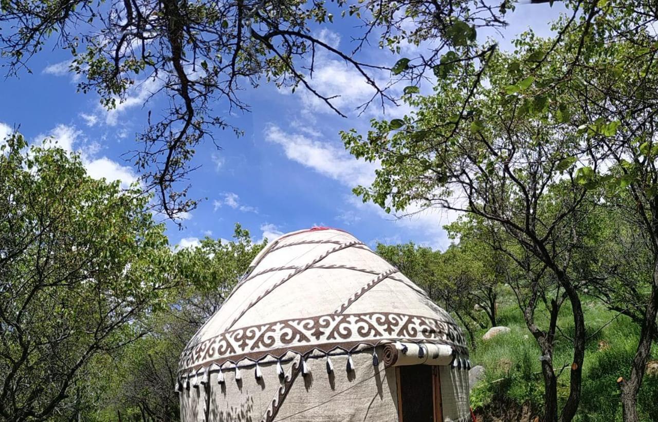 Bed and Breakfast Turan Handmade Yurt With Heated Floors Karakol Exterior foto