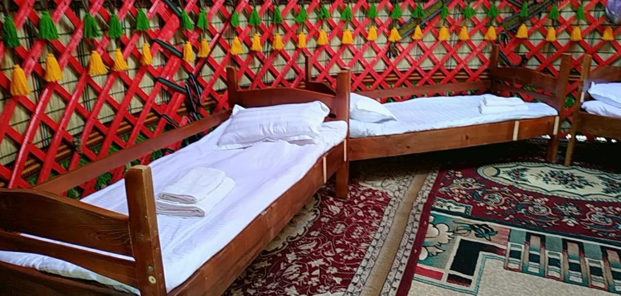 Bed and Breakfast Turan Handmade Yurt With Heated Floors Karakol Exterior foto