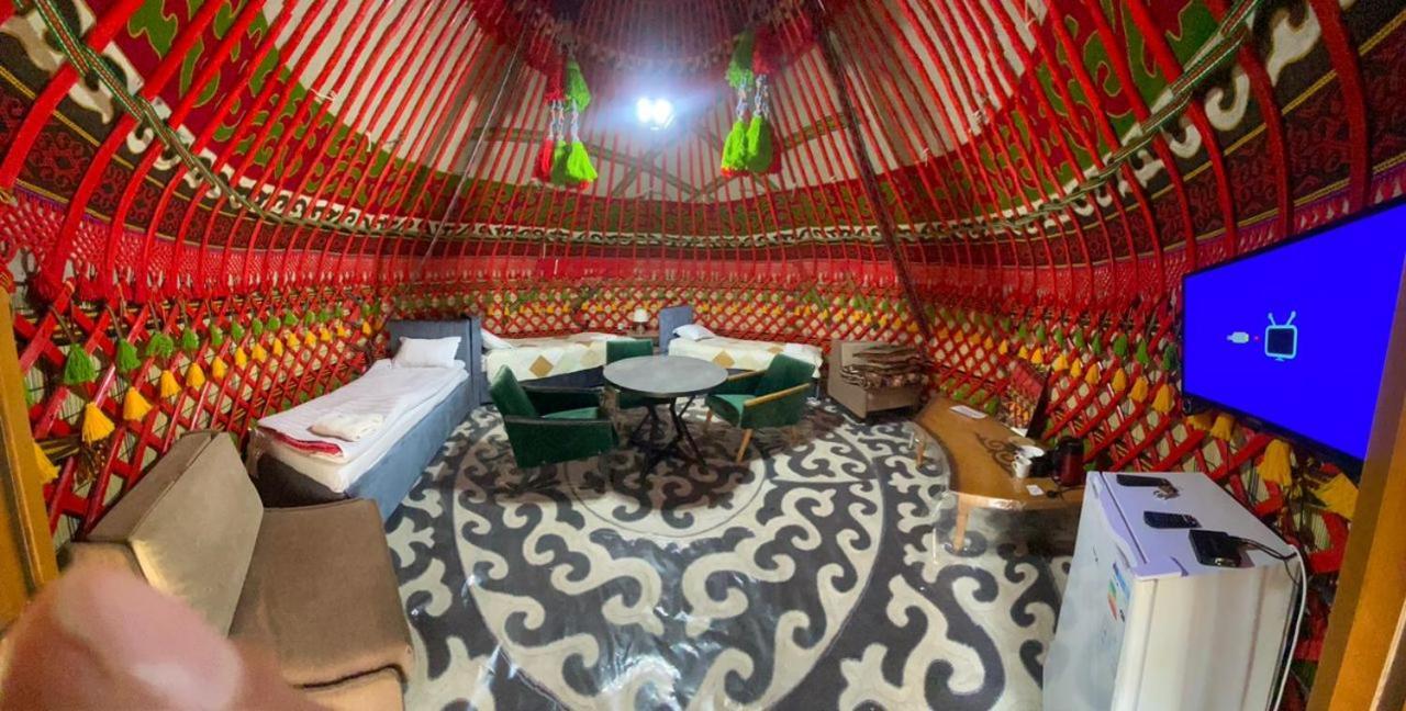 Bed and Breakfast Turan Handmade Yurt With Heated Floors Karakol Exterior foto