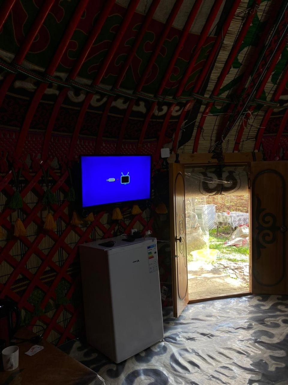 Bed and Breakfast Turan Handmade Yurt With Heated Floors Karakol Exterior foto