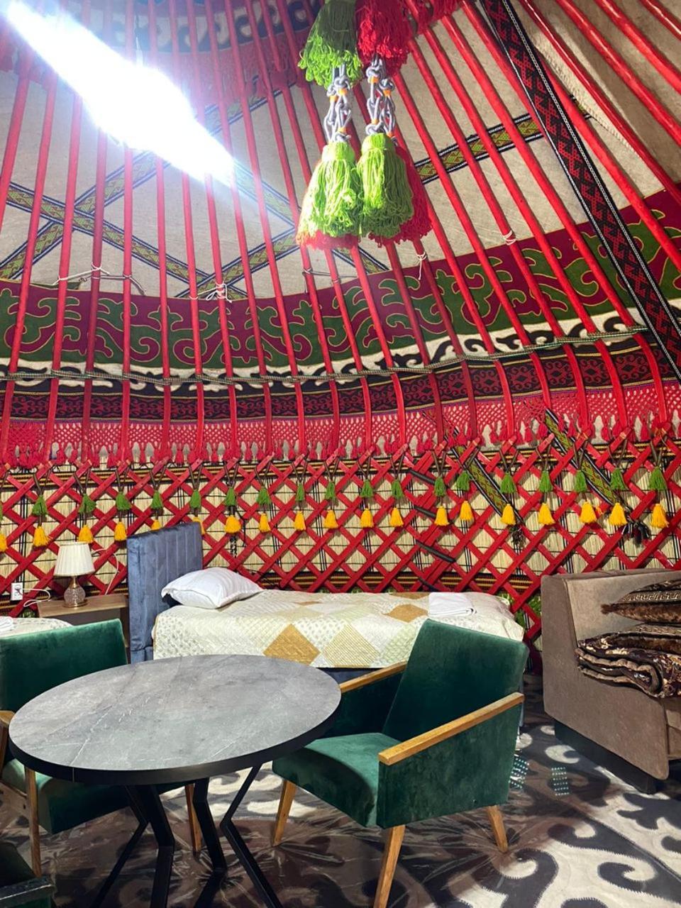 Bed and Breakfast Turan Handmade Yurt With Heated Floors Karakol Exterior foto