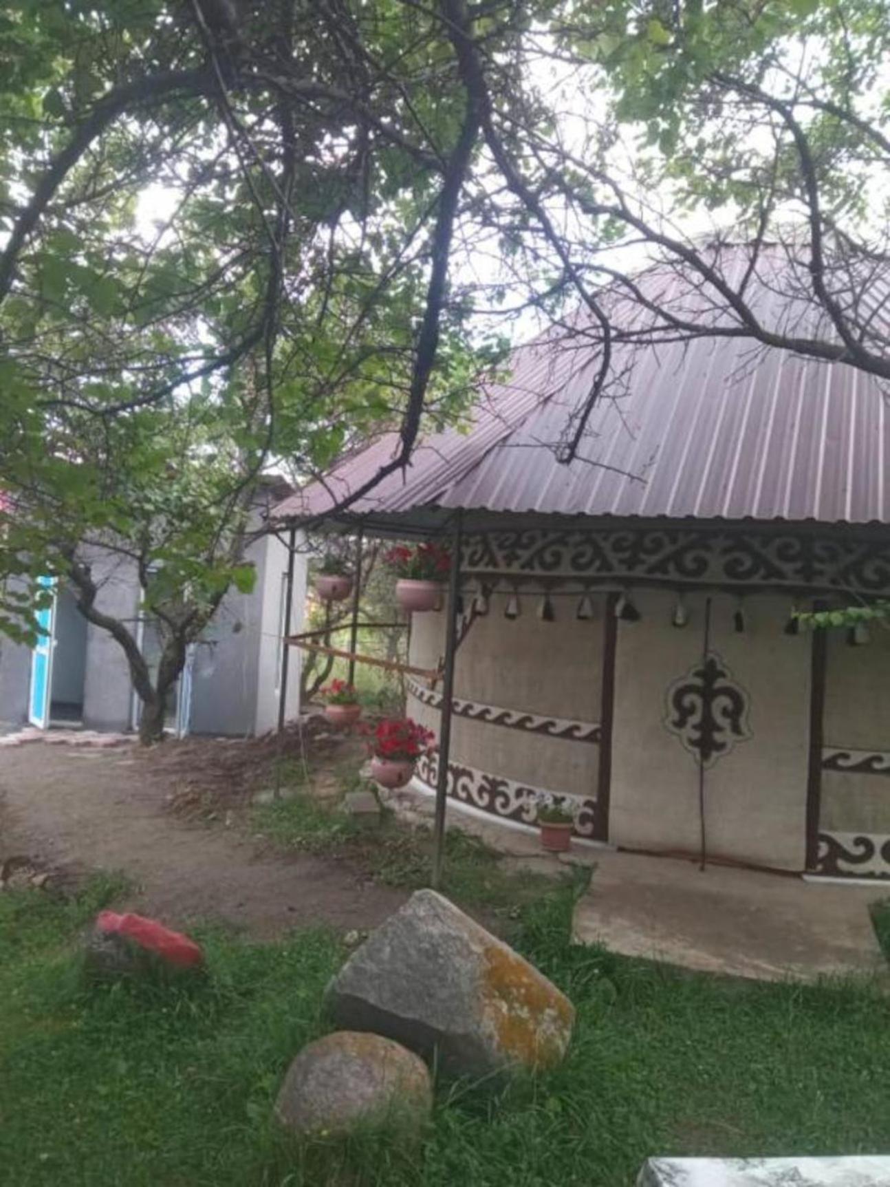 Bed and Breakfast Turan Handmade Yurt With Heated Floors Karakol Exterior foto